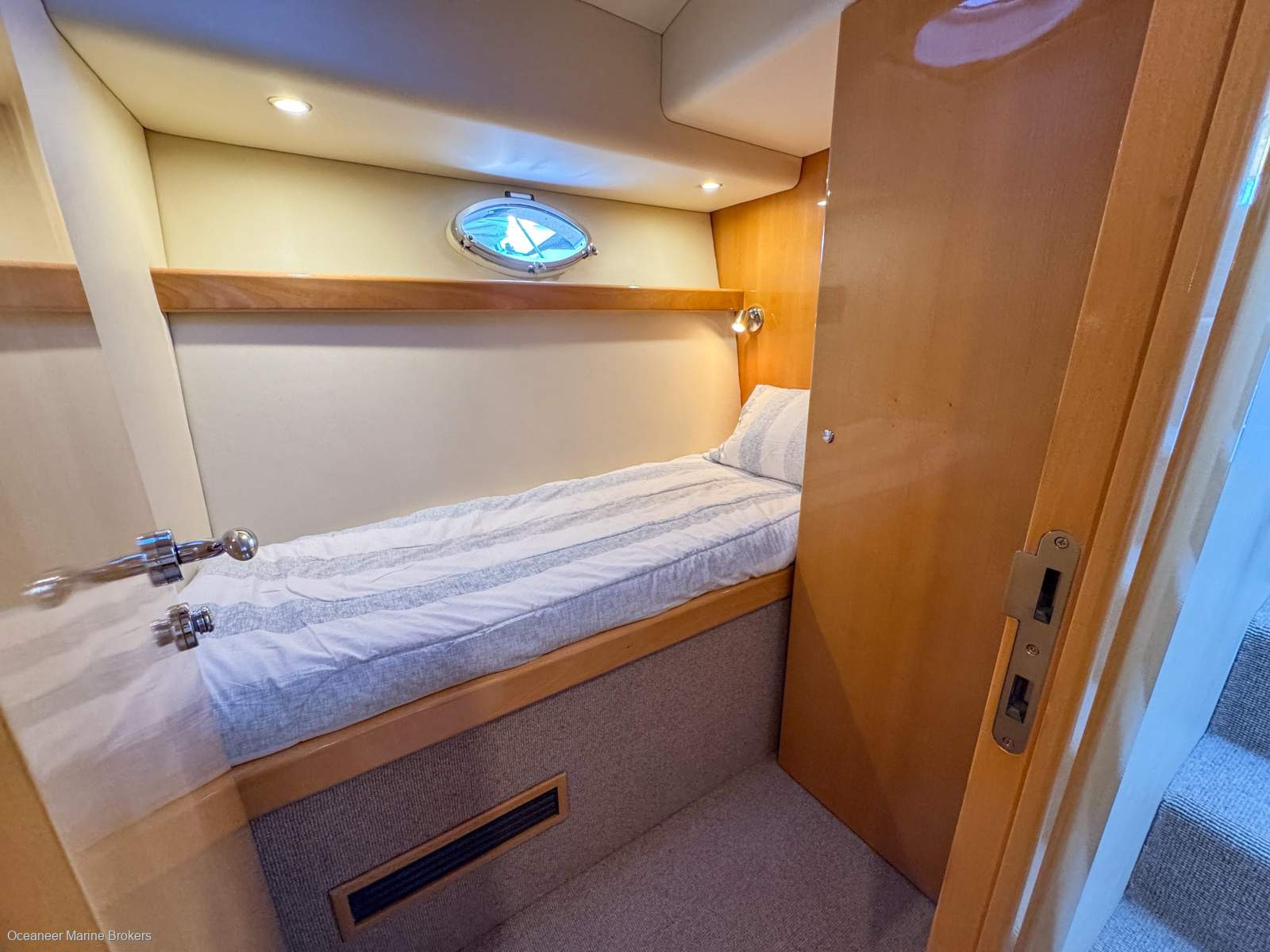2009 MARITIMO C60 CABRIOLET SPORTS CRUISER