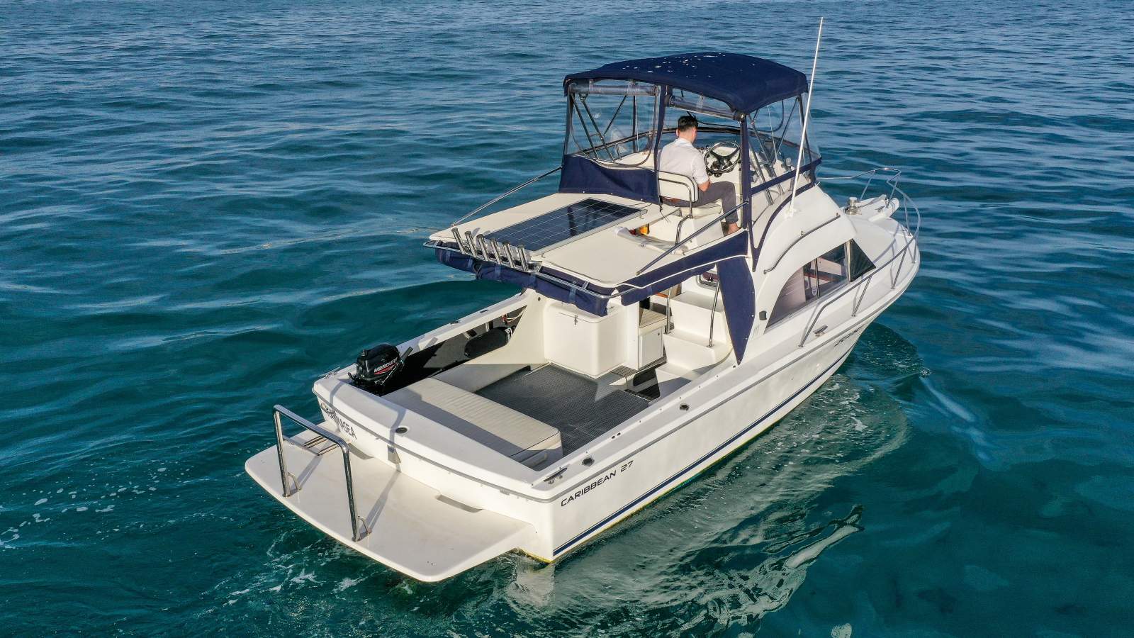 2010 CARIBBEAN 27 FLYBRIDGE CRUISER