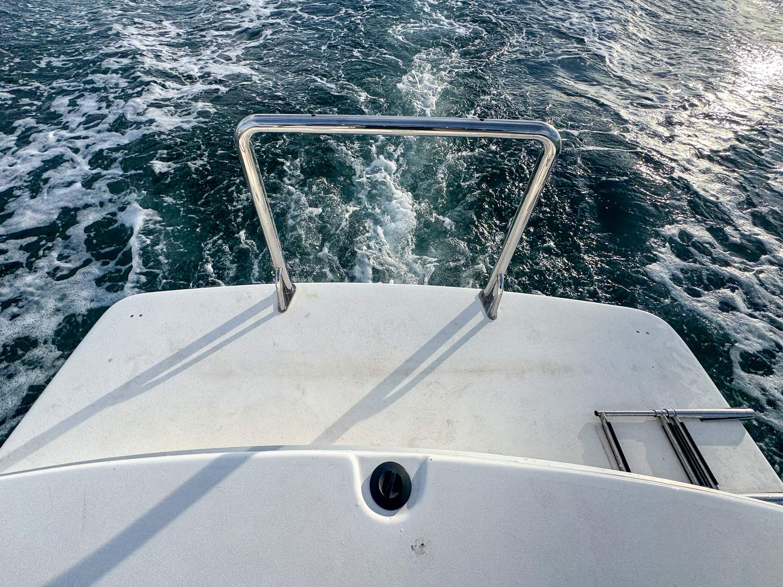 2010 CARIBBEAN 27 FLYBRIDGE CRUISER