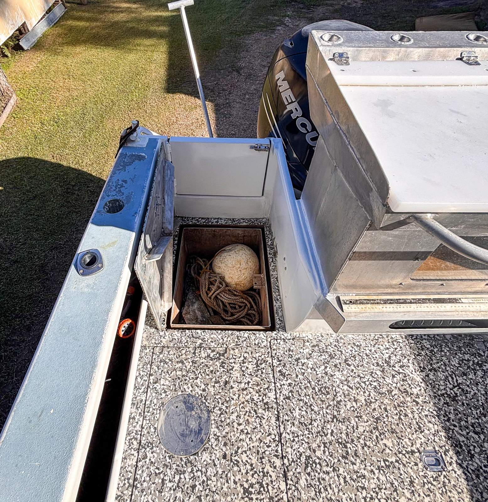 2002 JACKMAN 7.9 CENTRE CAB FISHER