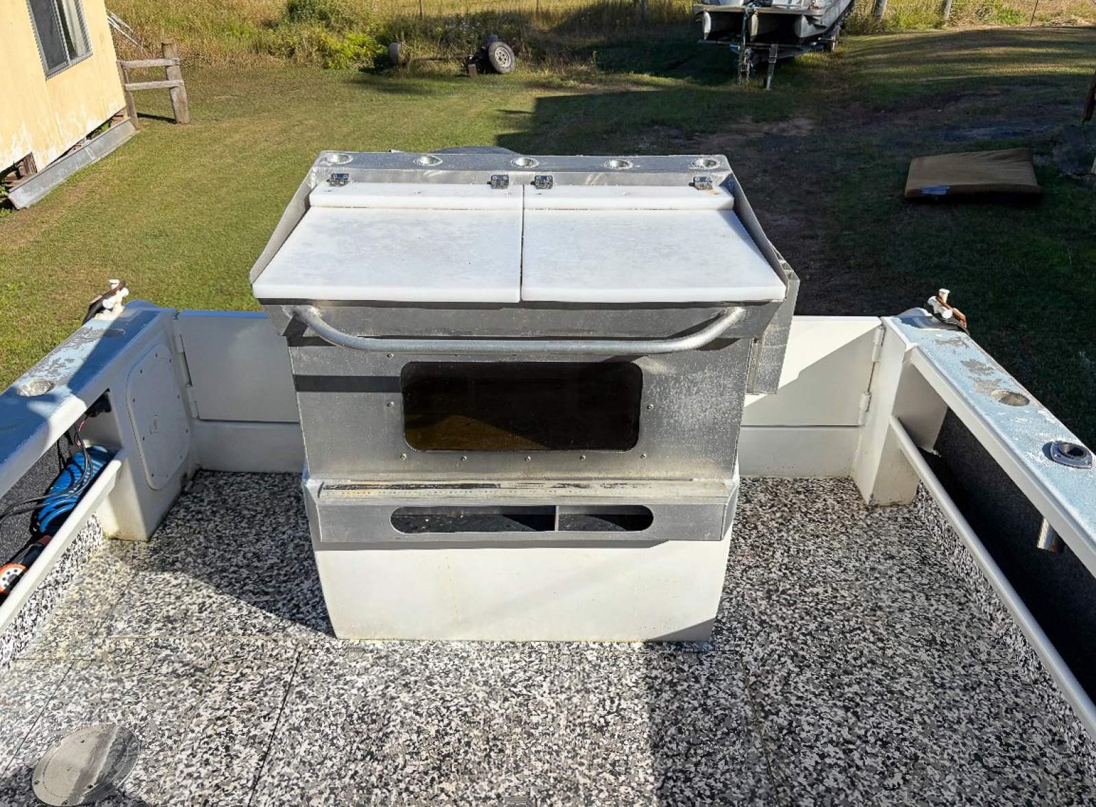 2002 JACKMAN 7.9 CENTRE CAB FISHER