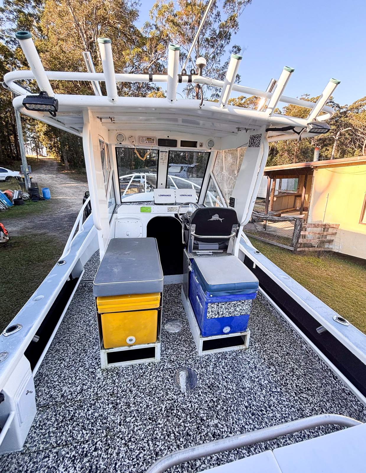 2002 JACKMAN 7.9 CENTRE CAB FISHER