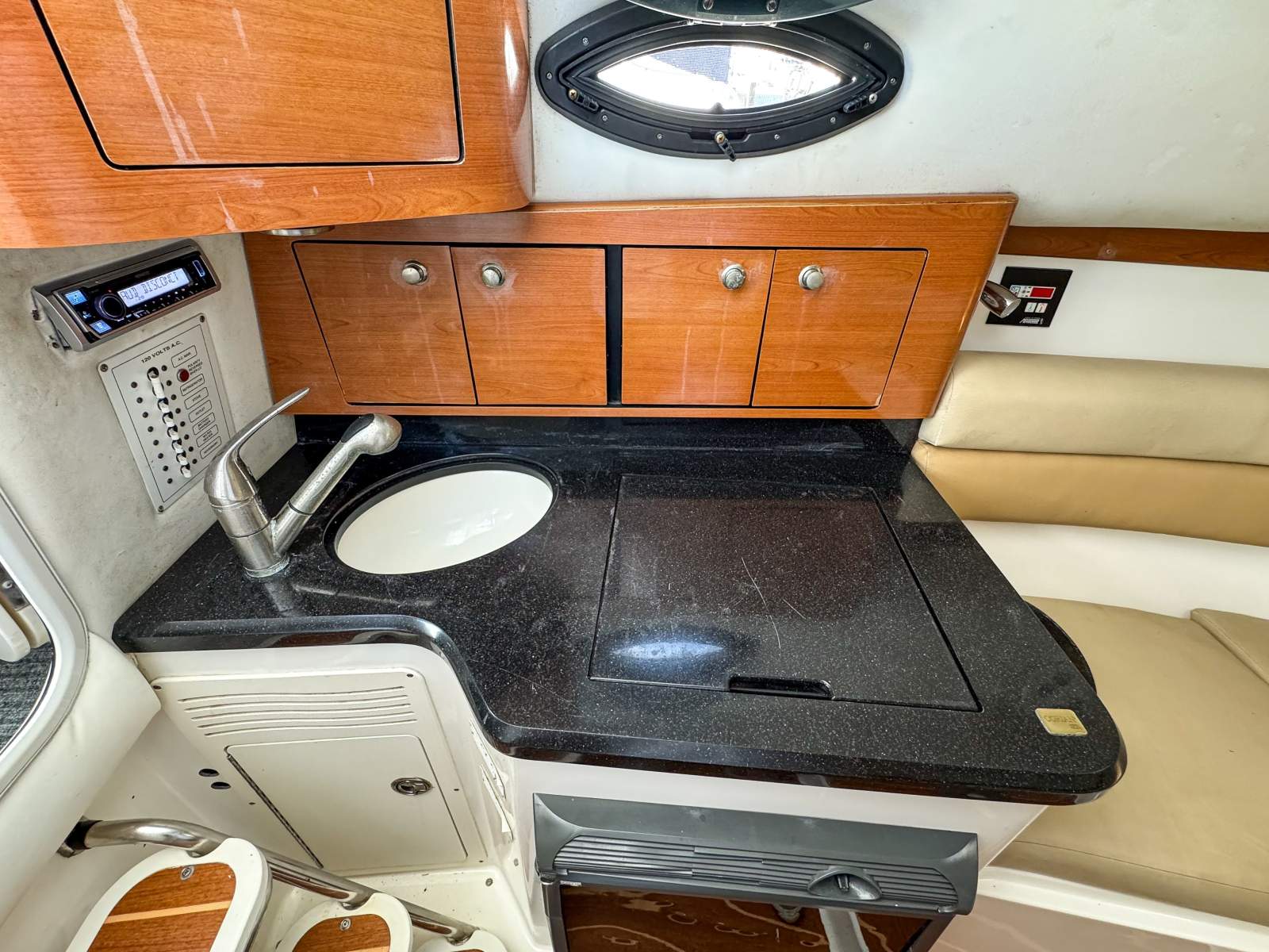 2006 CENTURY 2600 WALKAROUND