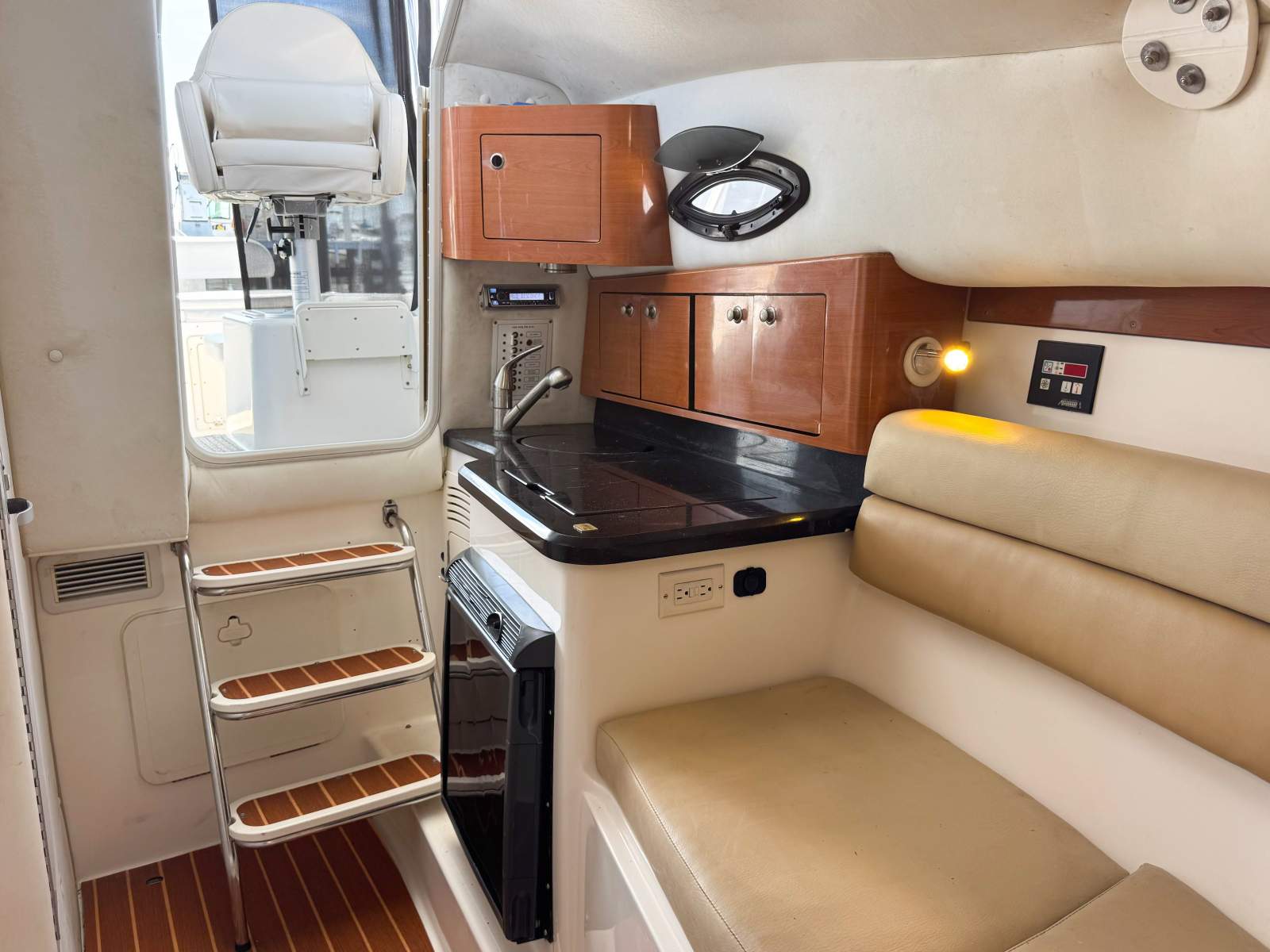 2006 CENTURY 2600 WALKAROUND