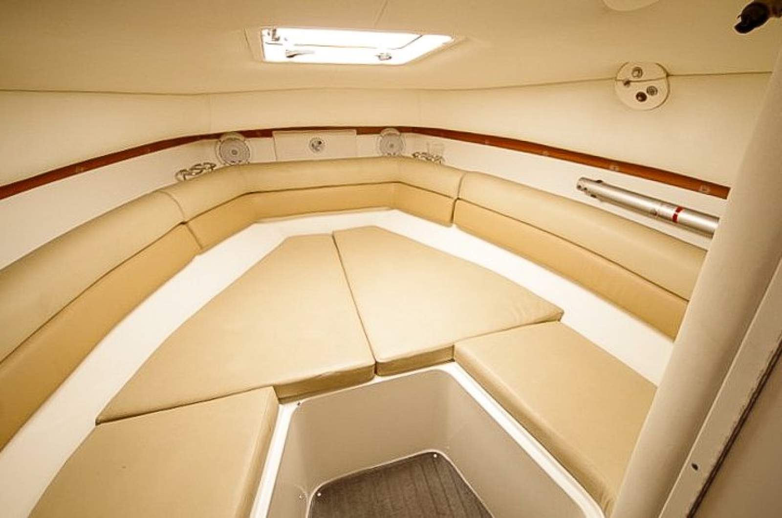 2006 CENTURY 2600 WALKAROUND