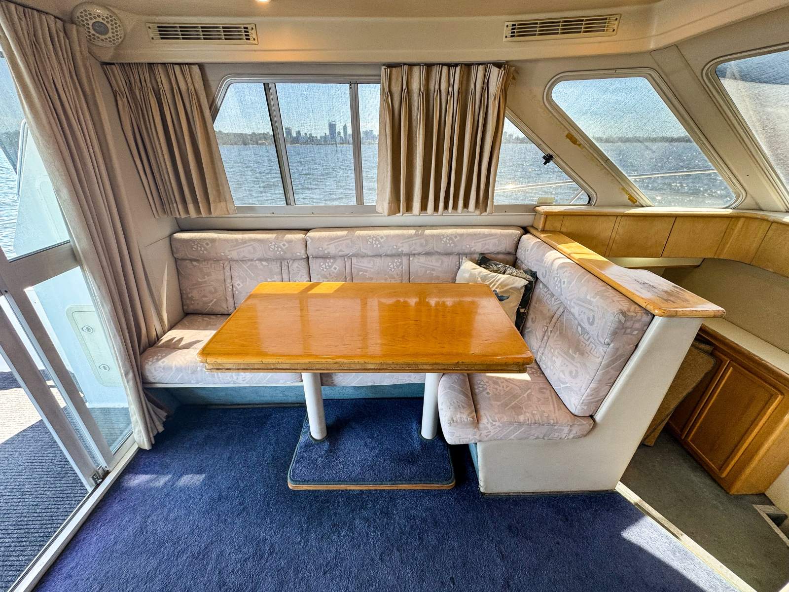 LEEDER 40 FLYBRIDGE CRUISER