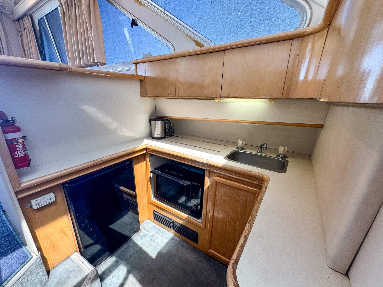LEEDER 40 FLYBRIDGE CRUISER