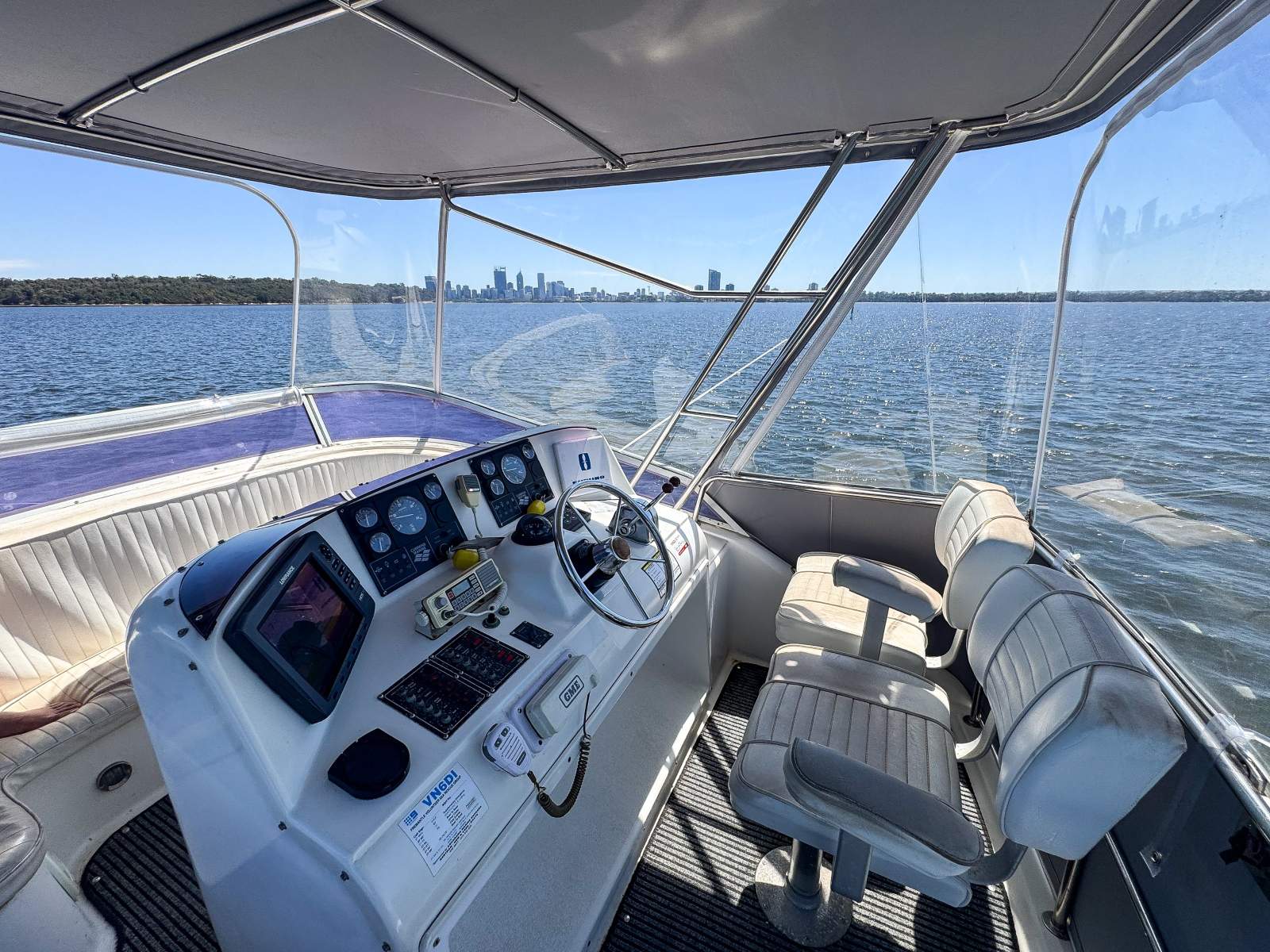 LEEDER 40 FLYBRIDGE CRUISER