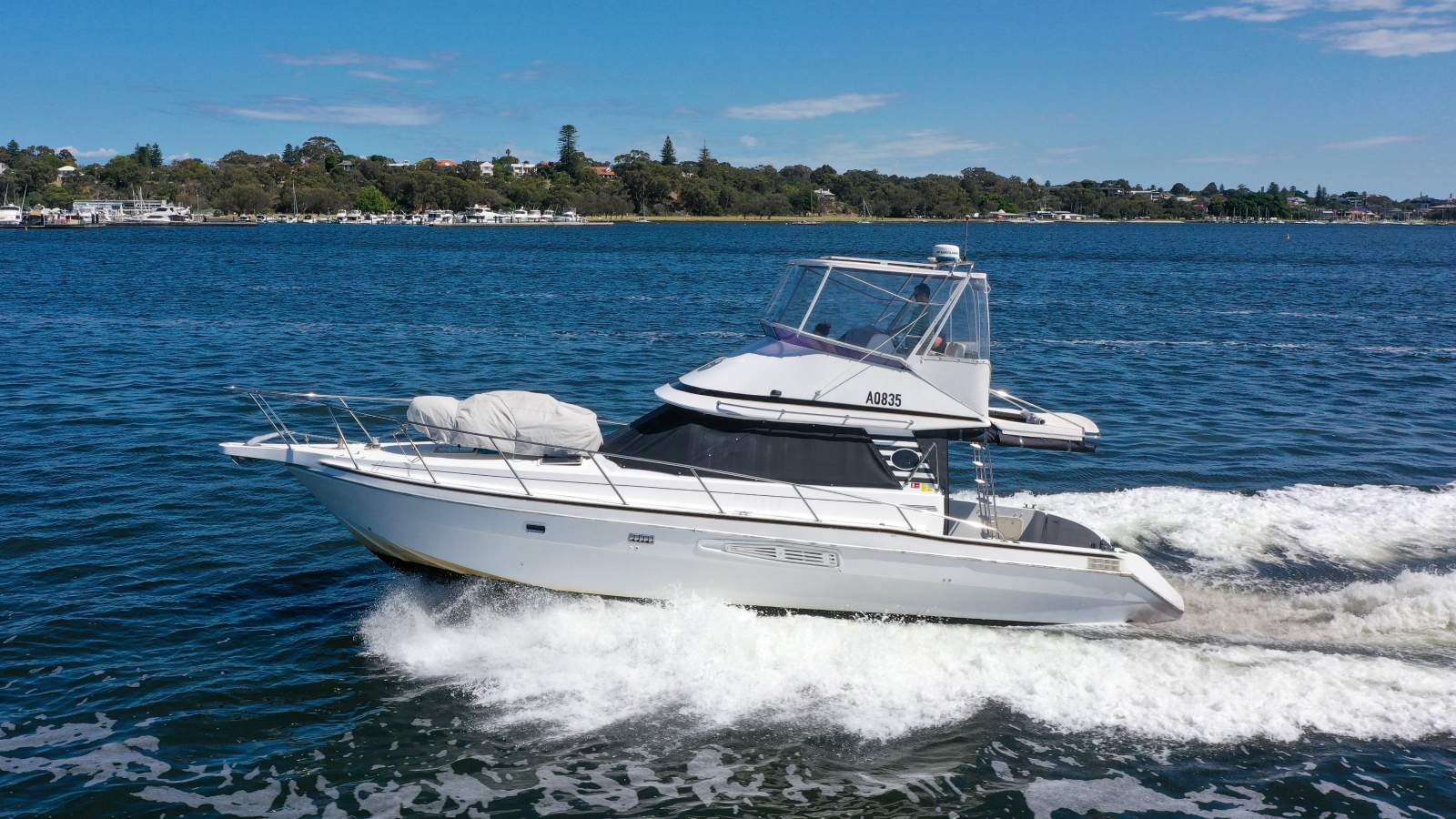 LEEDER 40 FLYBRIDGE CRUISER