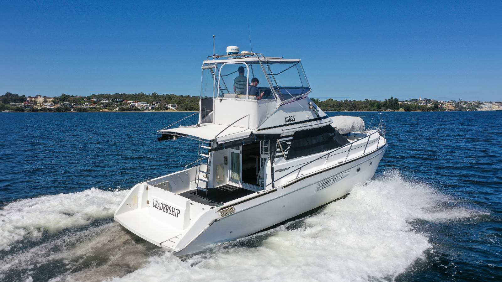 LEEDER 40 FLYBRIDGE CRUISER