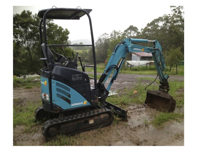 Airman Mini Excavator & Trailer + rock hammer and other attachments