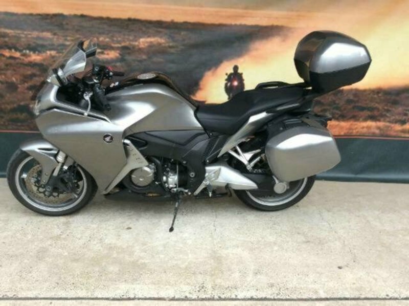 2010 HONDA VFR1200F ABS (VFR1200FA) ROAD