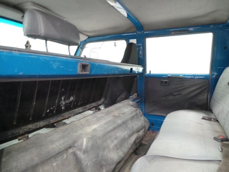 2001 TOYOTA DYNA TRAY TRUCK
