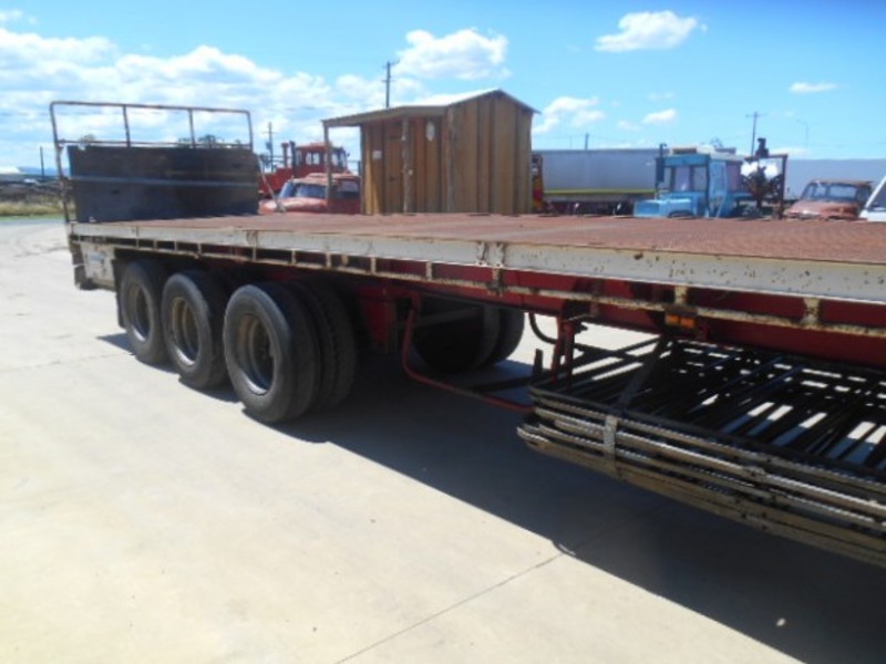 1985 Fruehauf Flat top Semi Trailer