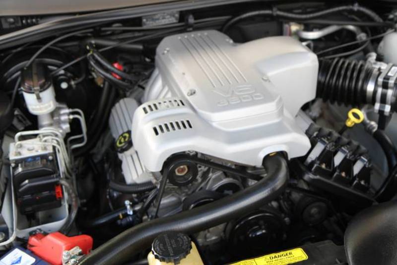2004 HOLDEN COMMODORE EQUIPE VYII