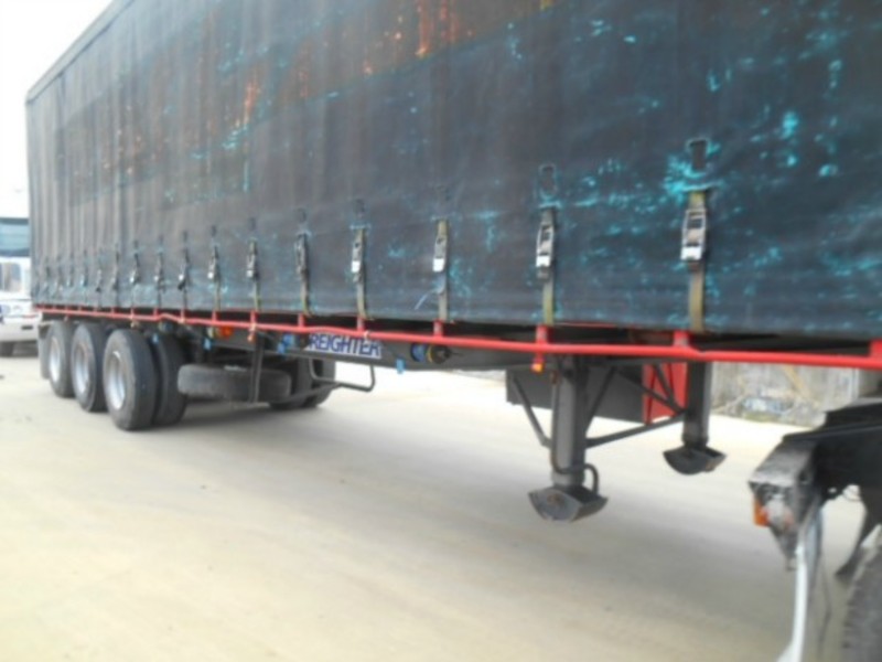 1989 Freighter Curtainsider Semi Trailer