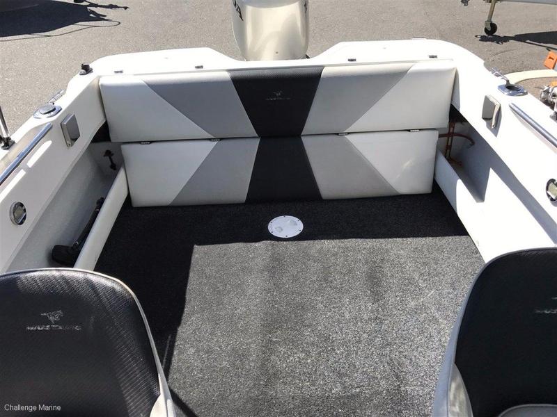 Mustang 1750 Runabout