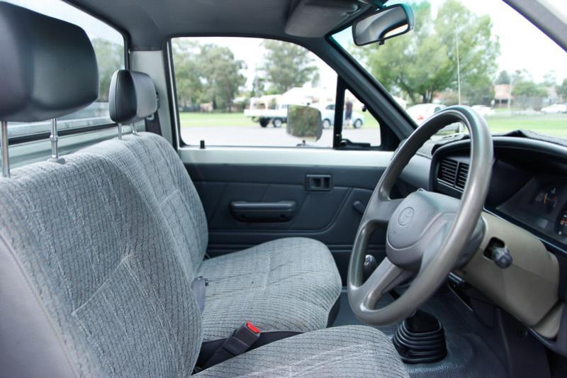 1996 TOYOTA HILUX RN85R