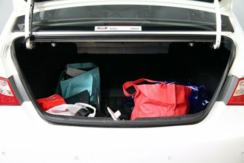 2010 HYUNDAI i45 ELITE YF MY11