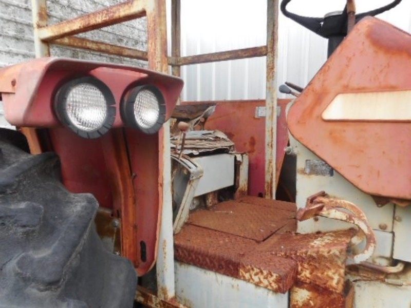 MASSEY FERGUSON Tractor