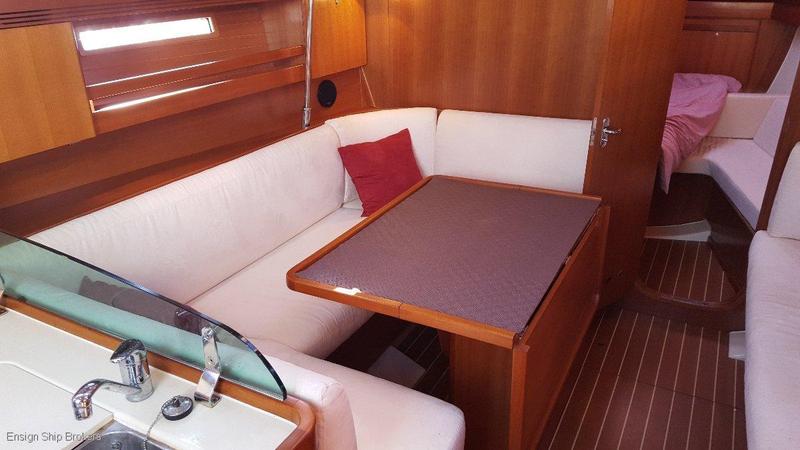 Dufour 40 Performance