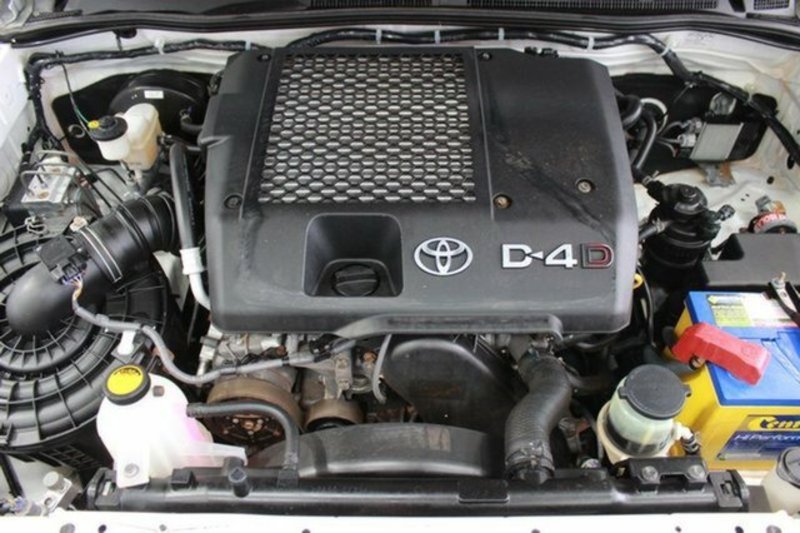 2012 TOYOTA HILUX SR (4x4) KUN26R MY12