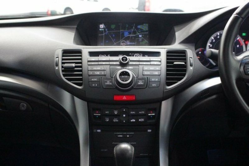 2011 HONDA ACCORD EURO LUXURY NAVI 10 MY11