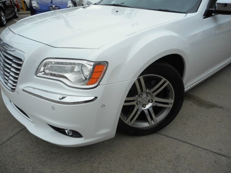 2014 CHRYSLER 300 C E-SHIFT MY14