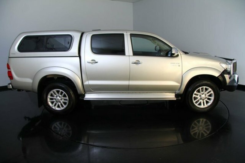 2013 TOYOTA HILUX SR5 (4x4) KUN26R MY12