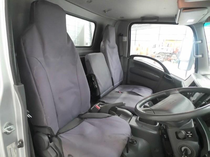 2010 ISUZU NPR200