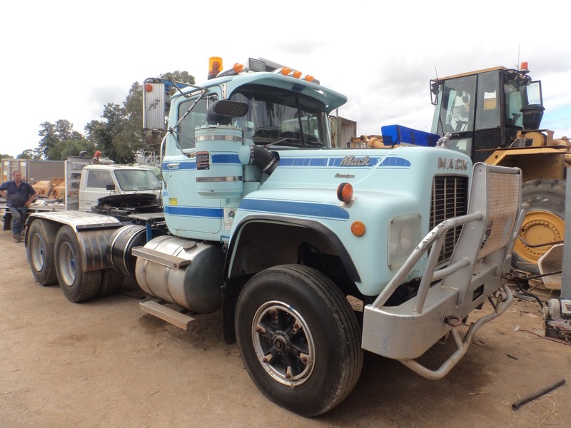 MACK R600 SERIES R600 SERIES Truck