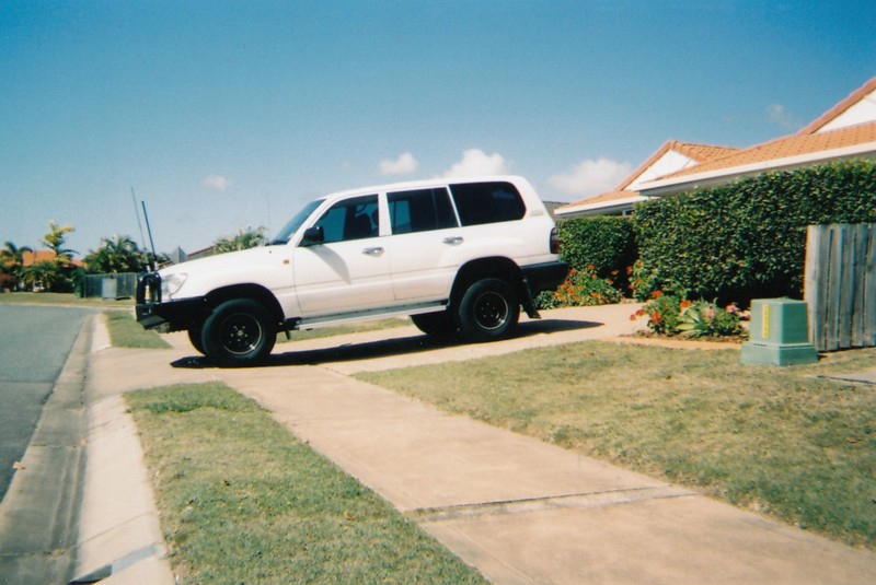 2002 TOYOTA LANDCRUISER 100