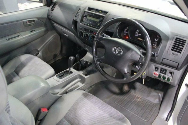 2009 TOYOTA HILUX SR (4x4) KUN26R 08 UPGRADE