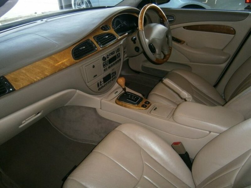 2000 JAGUAR S TYPE V8 SE