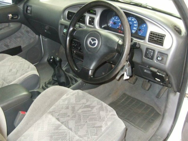 2004 MAZDA B2500 BRAVO SDX (4x4)