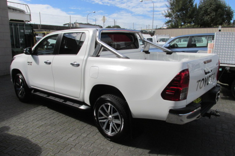 2016 TOYOTA HILUX SR5 (4x4) GUN126R