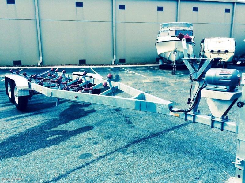 BOAT TRAILER HEAVY DUTY GALV SUIT 8M.. TANDEM SENSA BRAKED TRAILER UP TO 4.5TONNE RATED