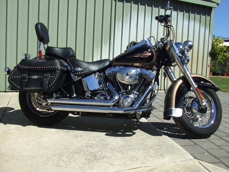 2005 HARLEY-DAVIDSON SOFTAIL HERITAGE FLSTI