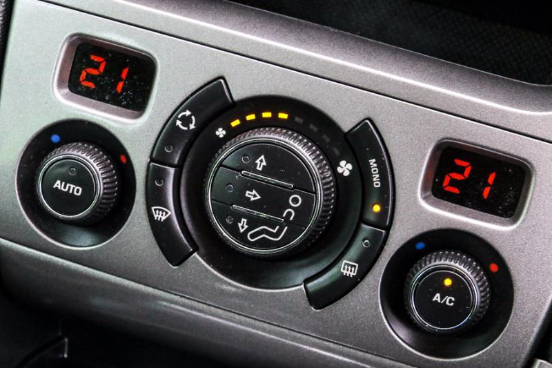 2008 PEUGEOT 308 XS HDi T7