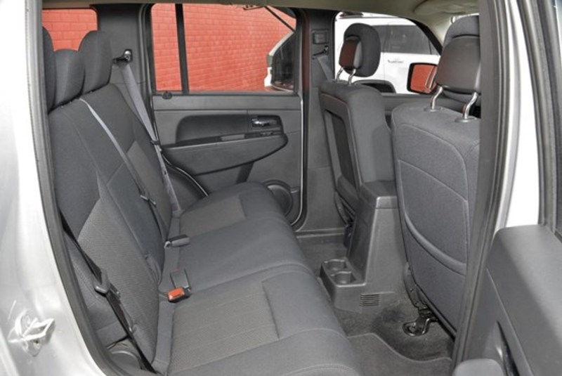 2010 JEEP CHEROKEE SPORT KK