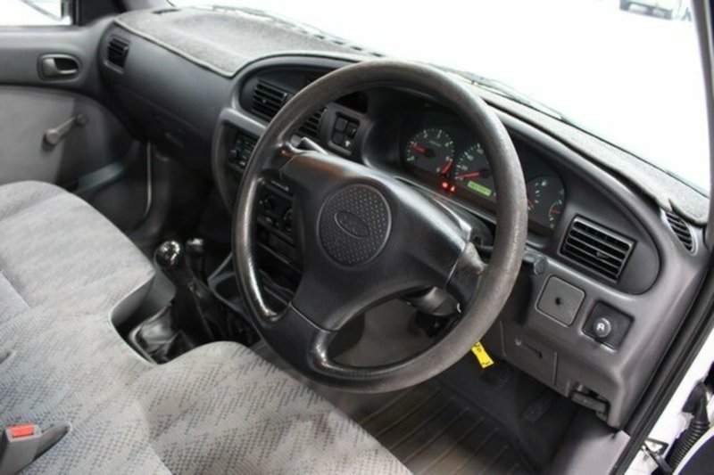 2002 FORD COURIER GL PE