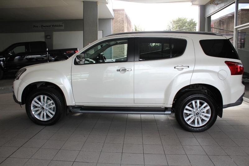 2017 ISUZU MU-X LS-T