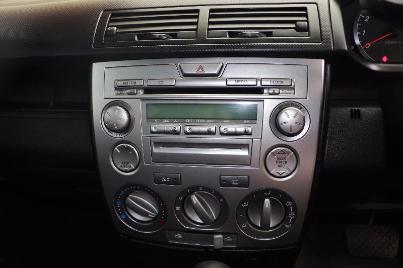 2005 MAZDA 2 GENKI