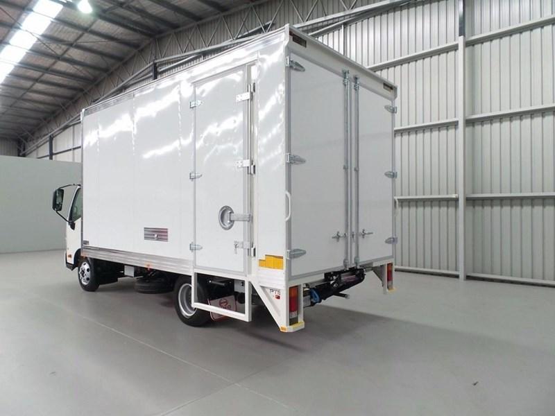 2017 HINO 300 SERIES - 716