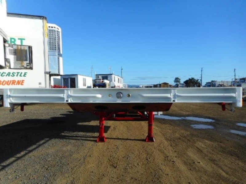 1983 Fruehauf Flat top BD LeadMid Trailer