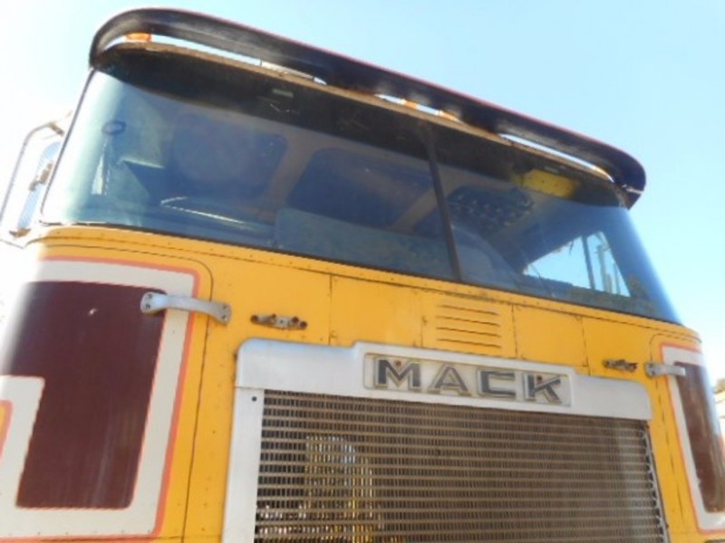 1983 MACK CRUISE-LINER Prime Mover CRUISE-LINER Truck