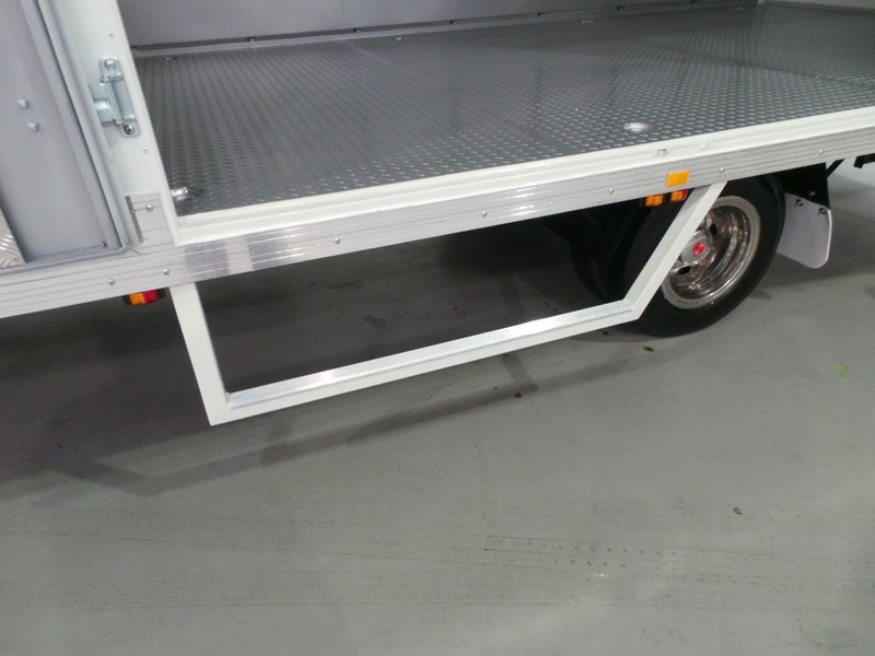 2016 HINO 617 - 300 Series 617 - 300 Series Truck