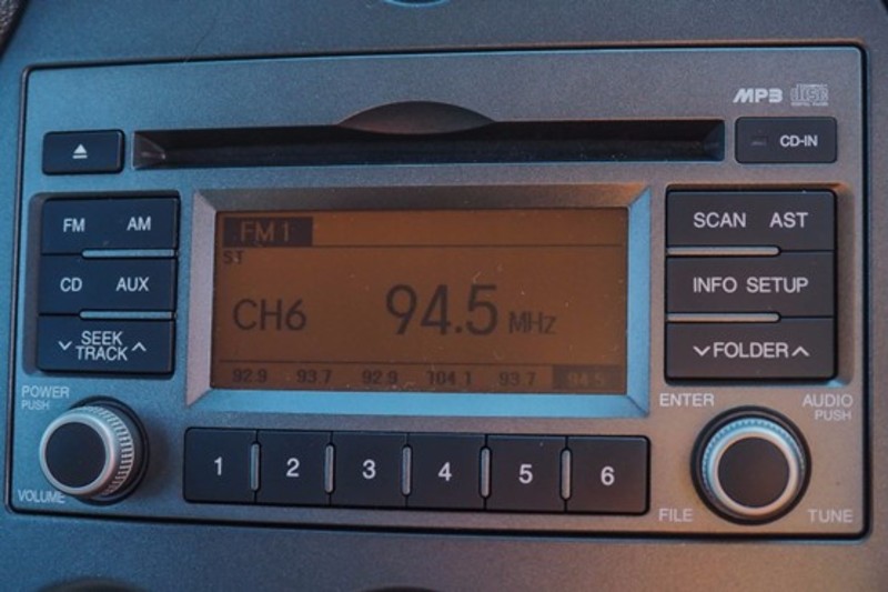 2010 KIA RONDO LX UN