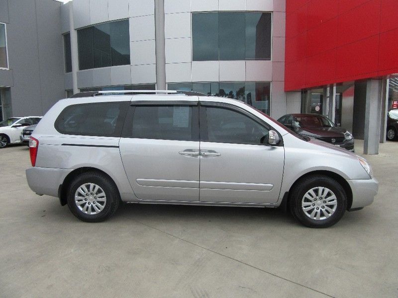 2010 KIA GRAND CARNIVAL SI VQ