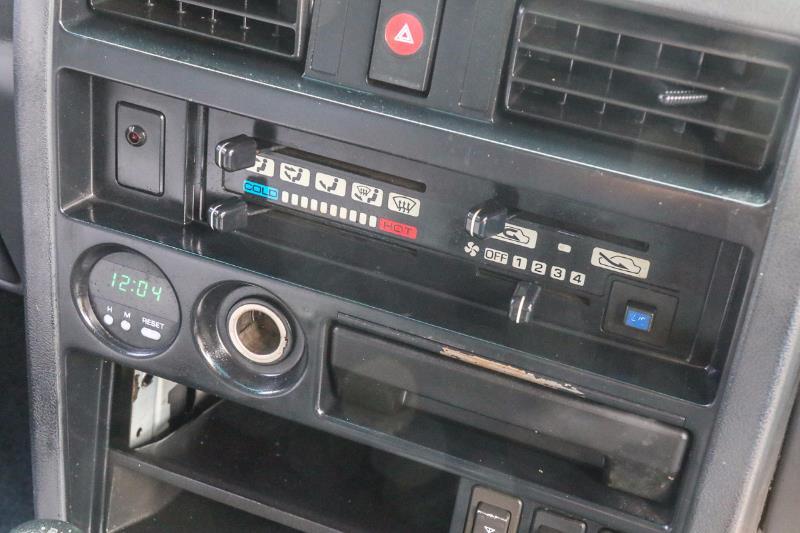 1993 FORD MAVERICK XLT